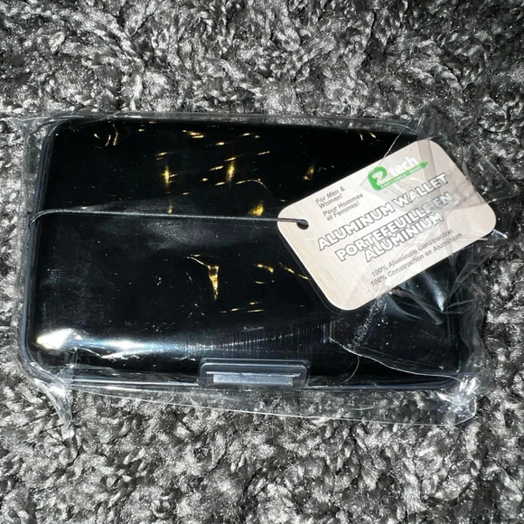 NWT Slim Metal Card Holder Case - Picture 1 of 5